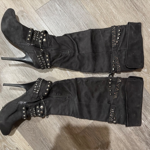 Bakers Black Punk Rocker style suede knee high zipper boot - Picture 2 of 5